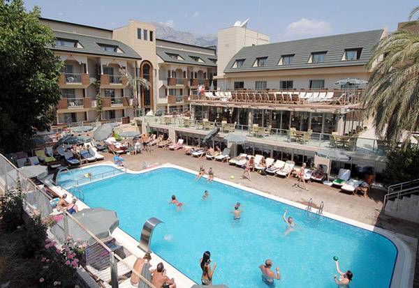 AMBASSADOR PLAZA HOTEL